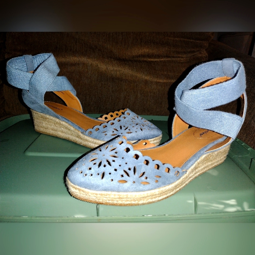 Comfort view size 11M Blue MALIA Espadrille Elastic strap Laser Cut Shoes.